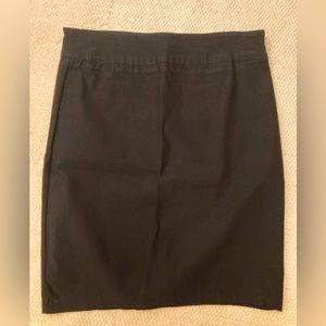 Ladies short pencil skirt in Black size small - never worn